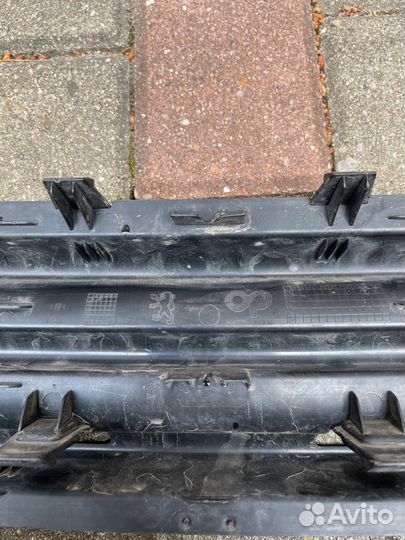 Зимняя заглушка Пежо 308