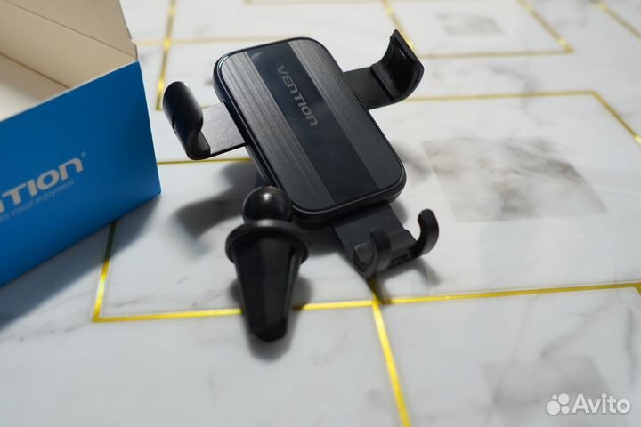 Держатель для телефона в машину