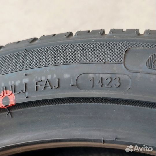 Goodride SA 37 245/40 R19 98Y