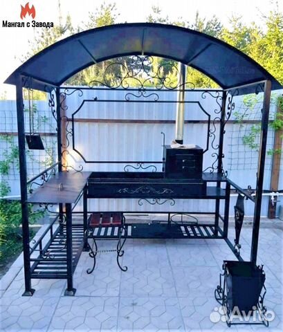 Мангал с крышей