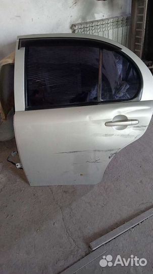 Дверей задний левый
