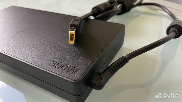 Блок питания Lenovo 300W для Legion (как новый)