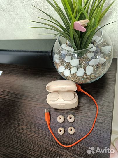 Наушники TWS JBL Tune 130TWS бежевый