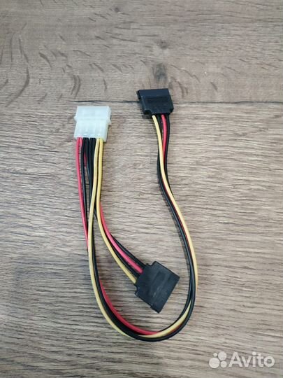 Кабель питания Molex-Sata