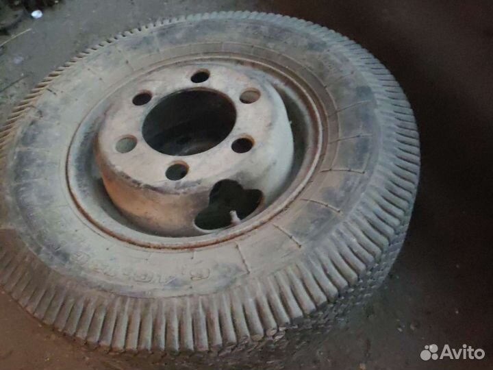 Нисан Атлас