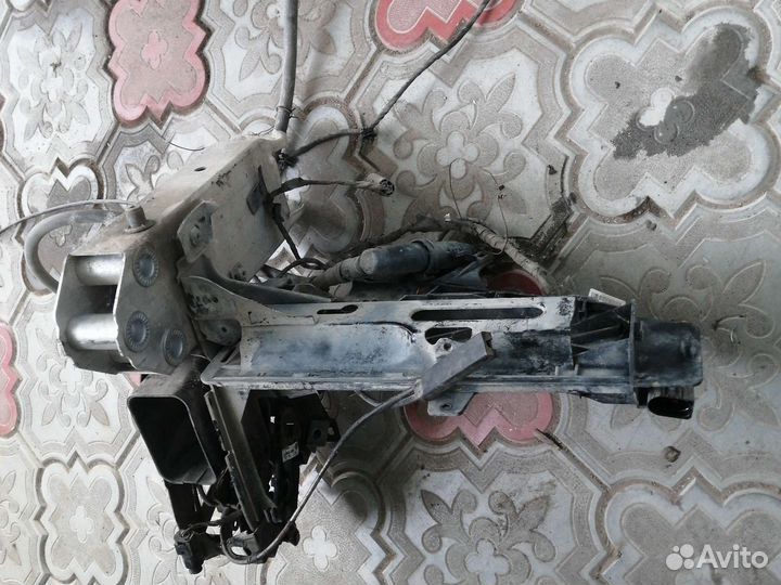 Кронштейн левой Фары BMW 7-Series F01