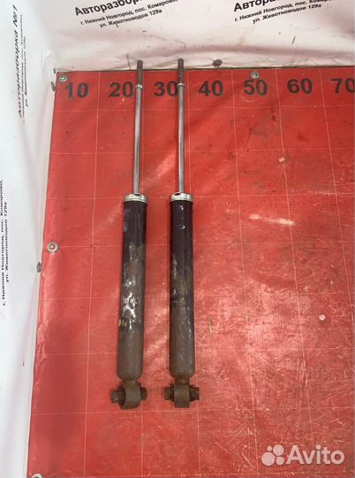 Амортизатор задний Toyota Auris ZRE151 1zrfe 2007