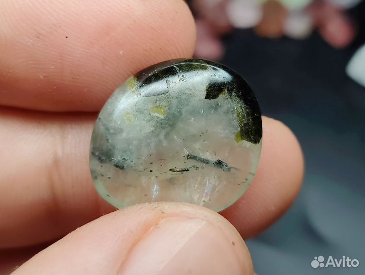 Пренит с включениями