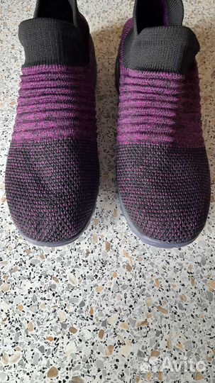 Кроссовки женские новые 36 размер