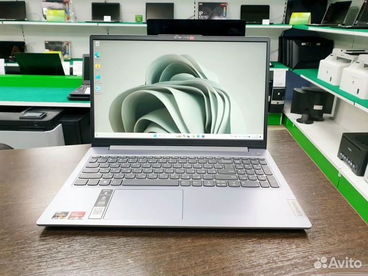 Ноутбук Lenovo (Ryzen 7th, 8GB DDR5, 256GB SSD M2)