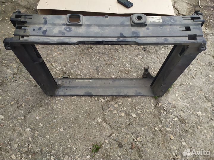 Bmw F10 рамка радиаторов