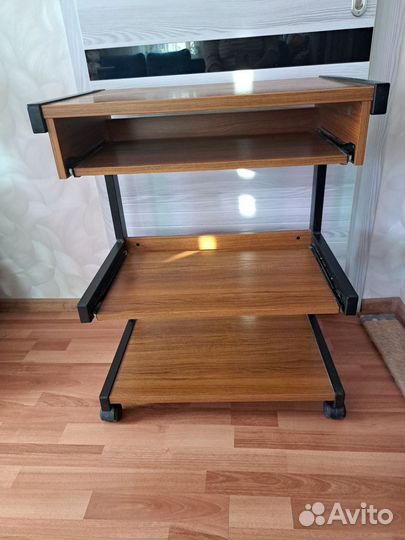 Компьютерный стол