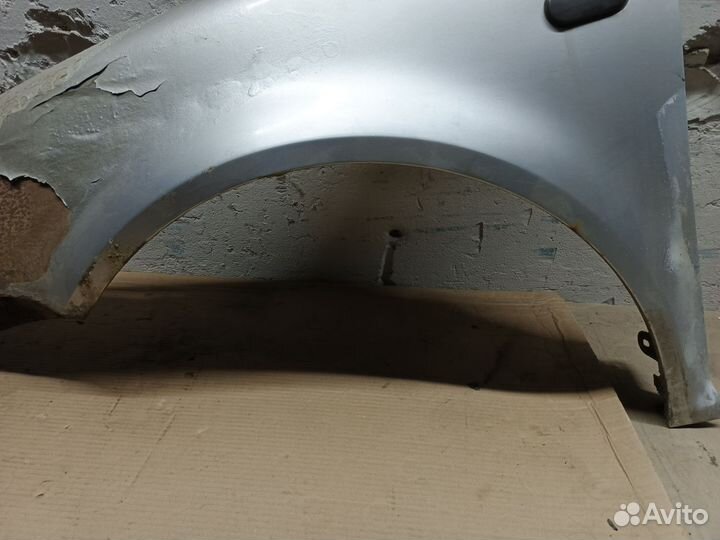 Крыло переднее левое Golf 4