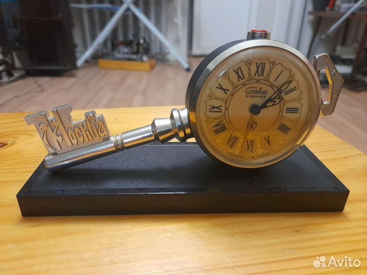 Часы настольные СССР Слава