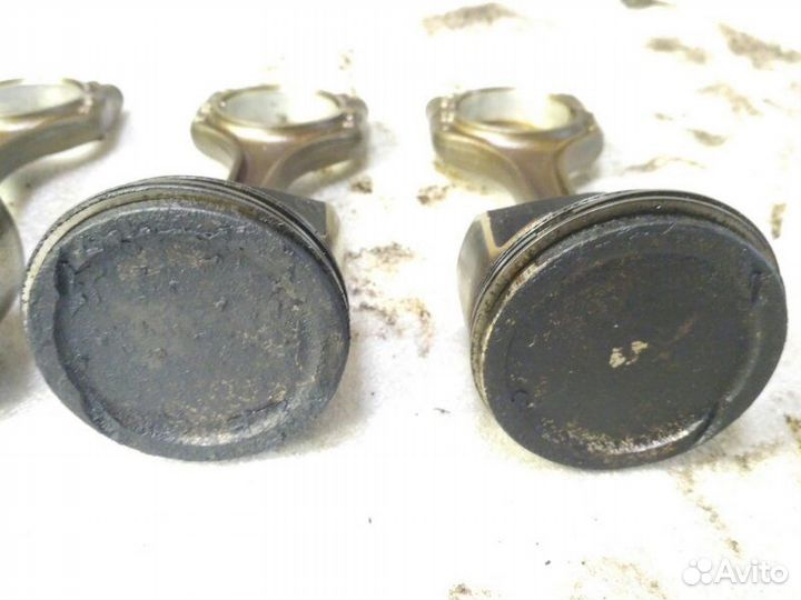 Поршень с шатуном Volkswagen Polo sedan CWV 1.6L