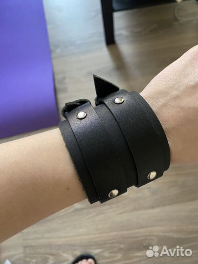 Кожаный браслет