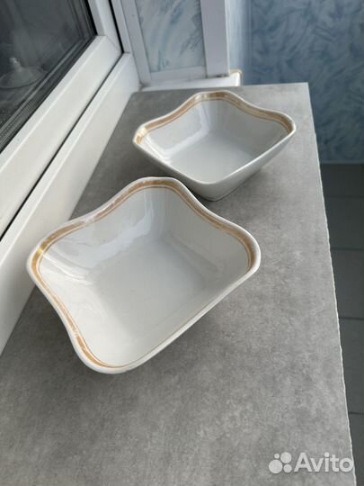 4 тарелки и 2 салатника