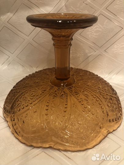 Ваза для фруктов на ножке