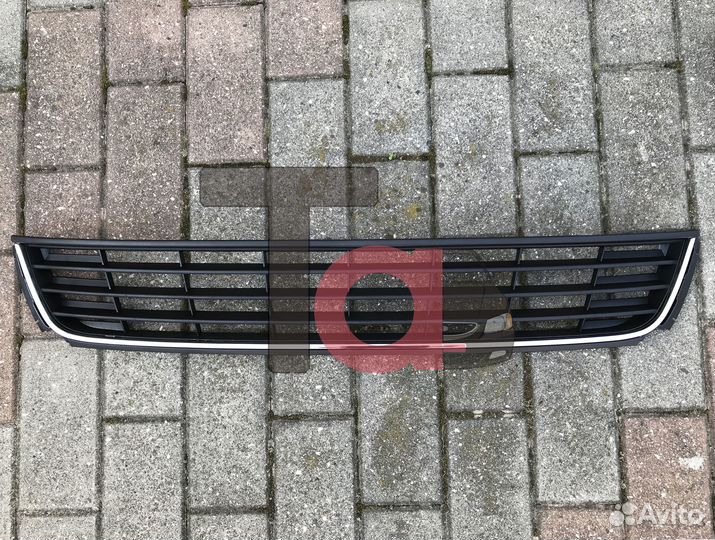 Нижняя решетка с хром-молдингом Поло седан 10-14