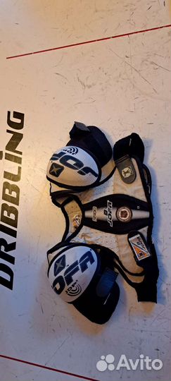 Хоккейная форма (Продаю отдельно). Клюшки. Стельки