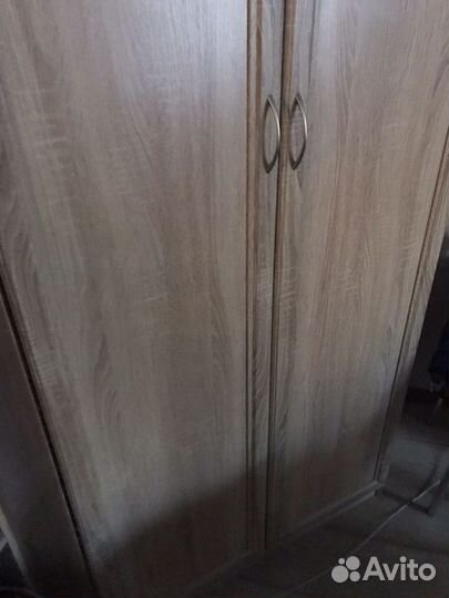 Угловой шкаф