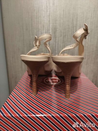 Босоножки женские новые