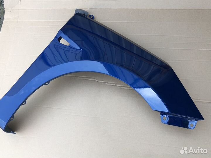 Hyundai Solaris крылья цвет синий
