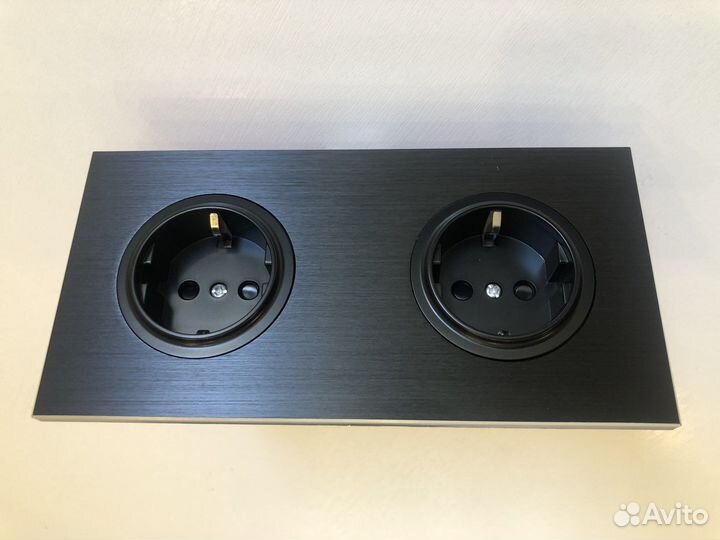 Розетки двойные стекло/металл