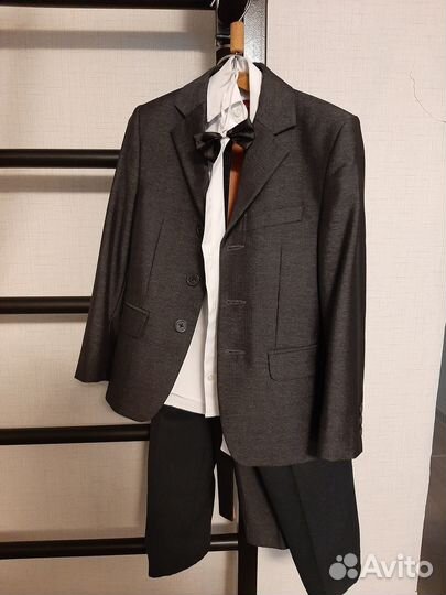 Продам костюм на мальчика