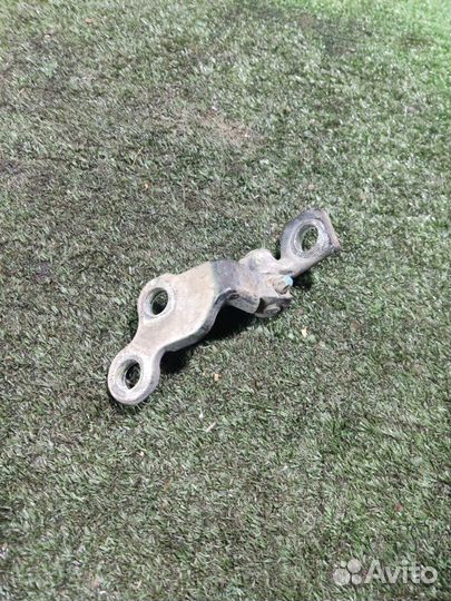 Петля двери передняя правая Ford Focus 1 1.8 eydk