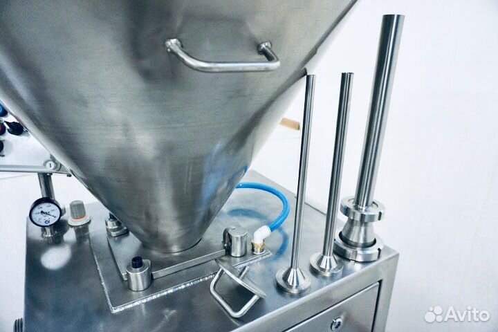 Шприц вакуумный колбасный, дозирующий шнековый