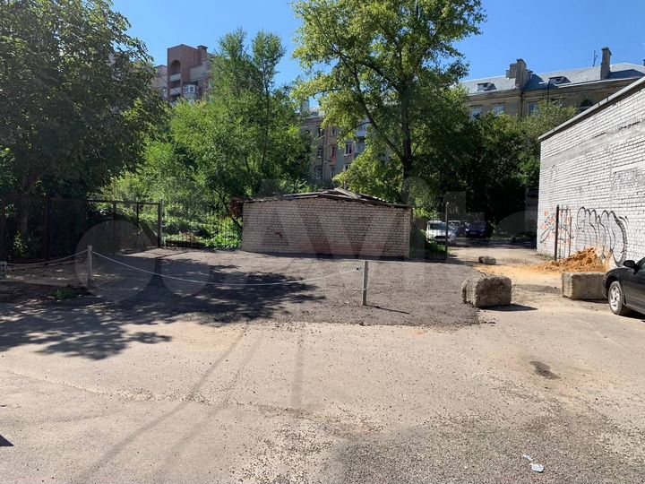 Машиноместо, > 30 м²
