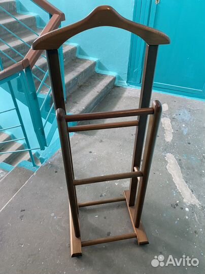 Вешалка напольная для одежды