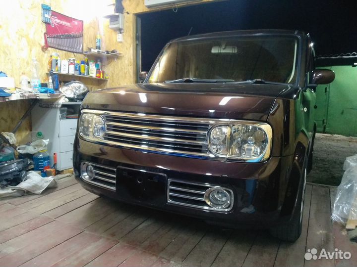 Решетка радиатора Nissan cube z11