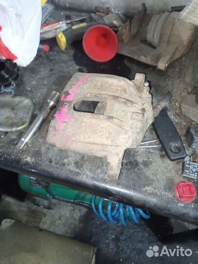 Суппорт передний правый chery veri