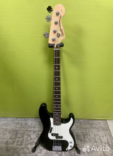 Бас-гитара Fender Squier Standard Precision Bass