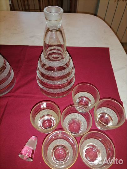 Графин с рюмками времен СССР