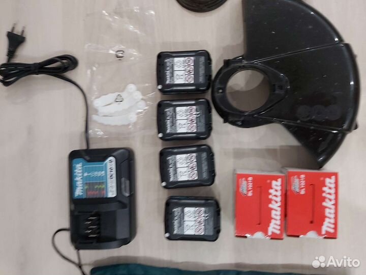 Триммер аккумуляторный садовый б/у makita