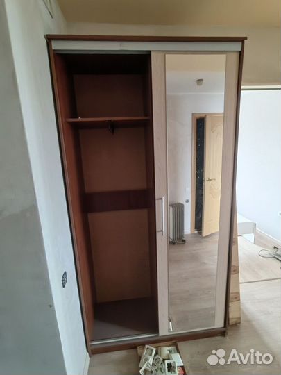 Шкаф купе с зеркалом