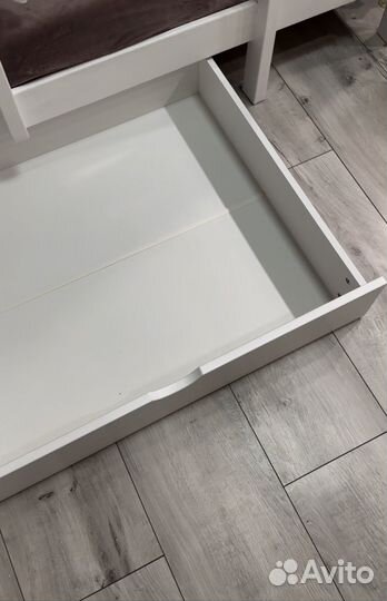 Выкатной ящик под кровать