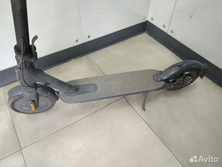 Электросамокат Xiaomi Mi Electric Scooter Essentia