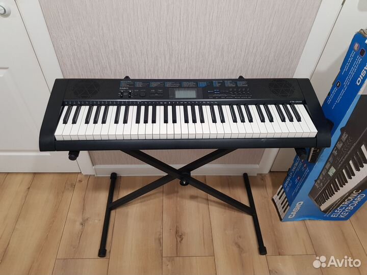 Синтезатор Casio ctk-1200 + стойка 61 клавиша