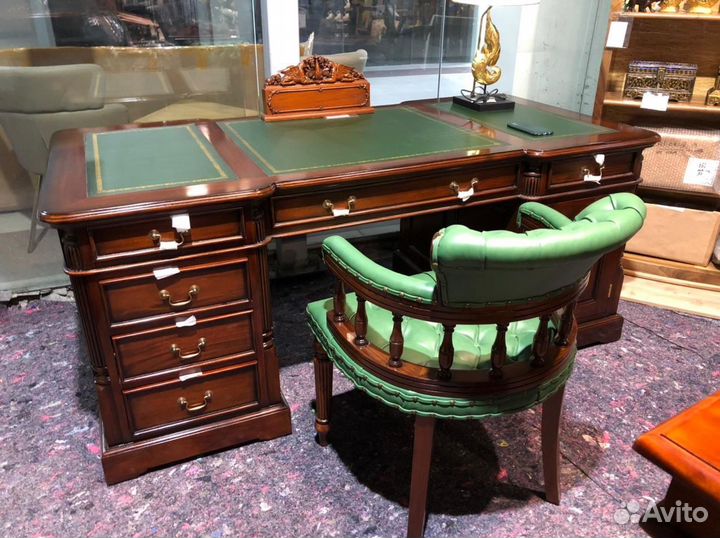 Стол письменный в кабинет