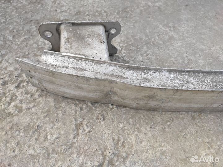 Усилитель заднего бампера на Opel Meriva B