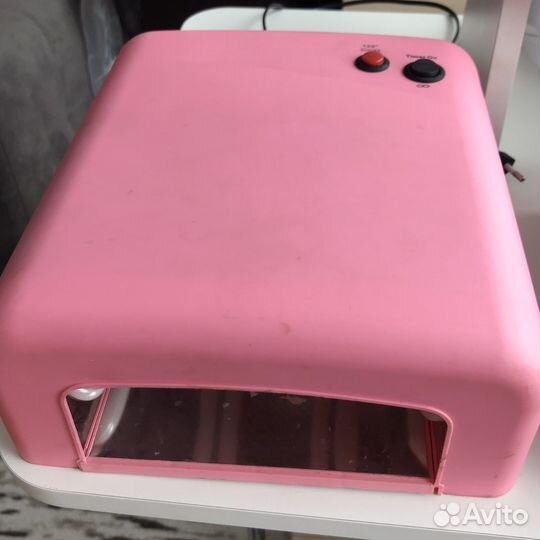 Ультрафиолетовая лампа для сушки ногтей