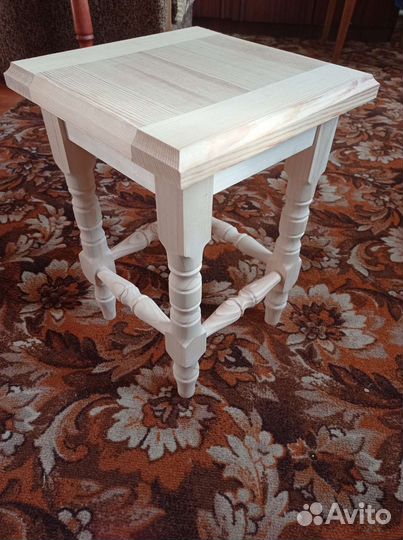 Стулья и табуретки