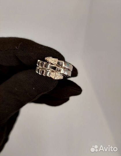 Золотое кольцо bvlgari