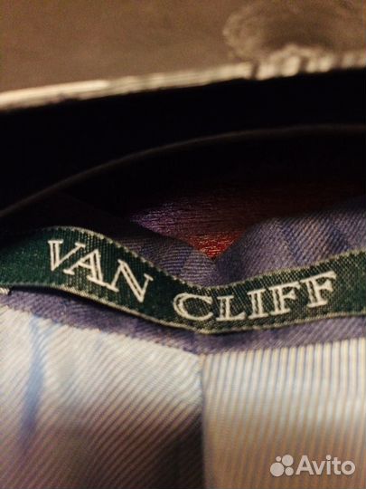 Классический костюм Van Cliff (+рубашка) 52-54 р