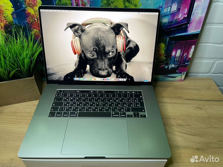 Macbook pro 16 2020 i7 в Отличном сомтоянии