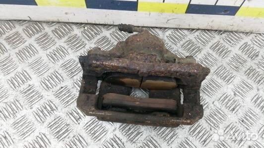 Суппорт тормозной передний левый honda CR-V 3 (BBN